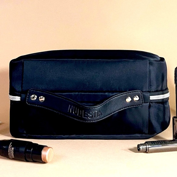 NUDESTIX Hanging Cosmetics Case - Picture 2 of 4